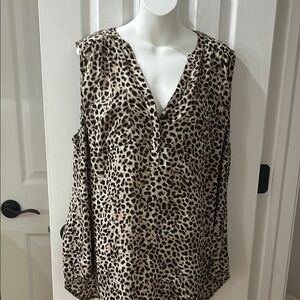 Torrid sleeveless size 2 women’s blouse
